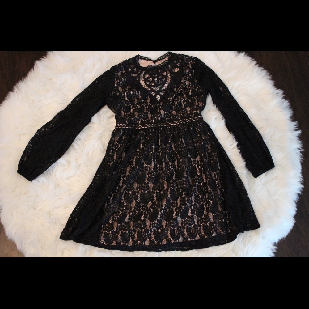 Beige and lace tunic